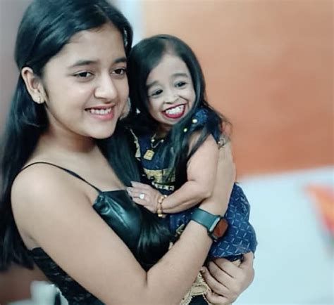 Jyoti Amge Husband, Family and Childhood of the World's .